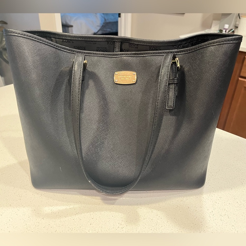 Michael Kors Jet Set Tote